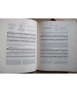 4 volumes avec de nombreux exemples de texte et musique